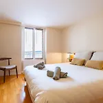 Apt Central Hotel De Ville